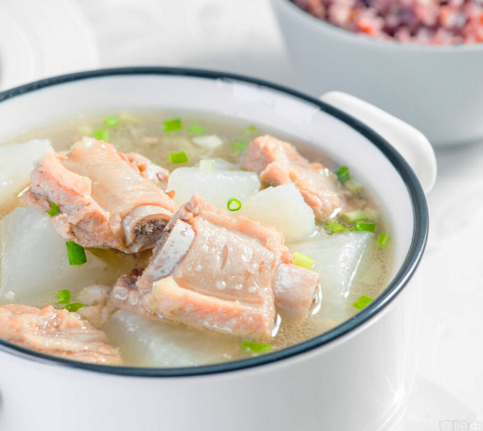 永老師-用濃濃的台灣菜感受本土的味道-蘿蔔燉排骨湯